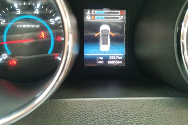 Used Lifan Auto Xuanlang 2017 1.8L Manual Elite Model Odometer Close Up