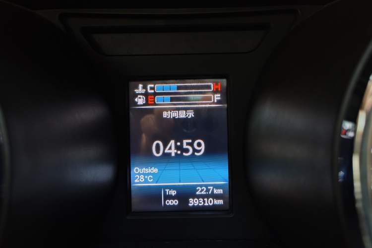 Used Lifan Auto Xuanlang 2017 1.8L Manual Comfort Model Odometer Close Up