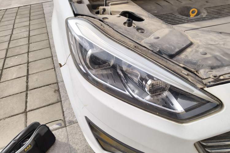 Used Lifan Auto Xuanlang 2017 1.8L Manual Comfort Model Right Front Headlight