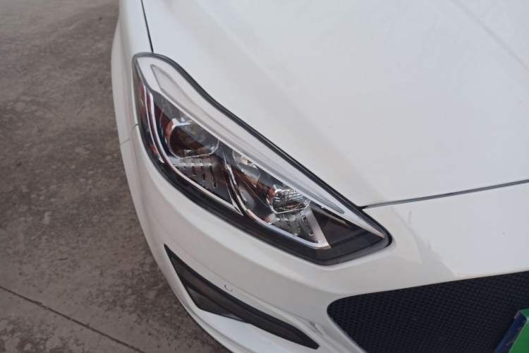 Used Lifan Auto Xuanlang 2017 2.0L CVT Comfort Edition Right Front Headlight