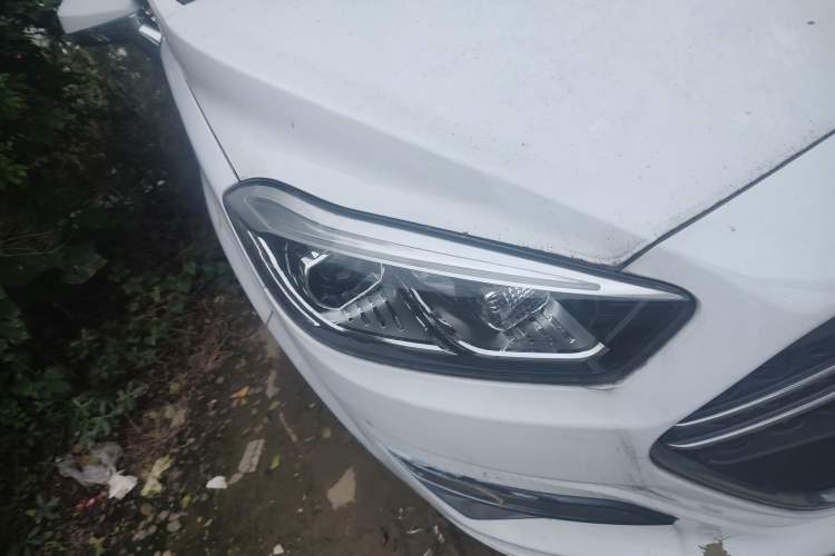 Used Lifan Auto Xuanlang 2017 1.5T Automatic Comfort Model Right Front Headlight
