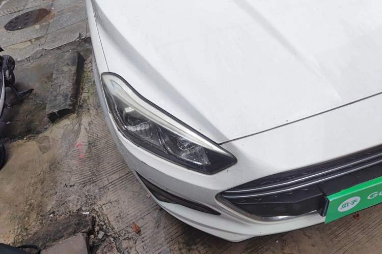 Used Lifan Auto Xuanlang 2017 2.0L CVT Comfort Edition Right Front Headlight