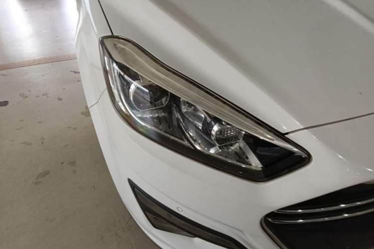 Used Lifan Auto Xuanlang 2017 1.8L Manual Comfort Model Right Front Headlight