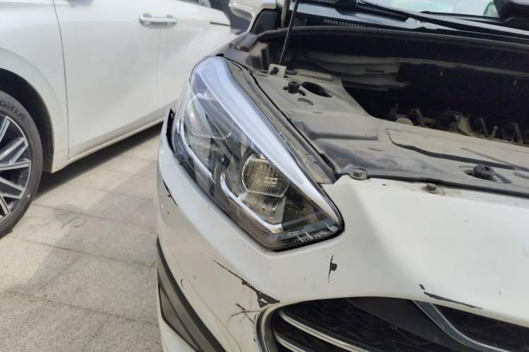 Used Lifan Auto Xuanlang 2017 2.0L CVT Comfort Edition Right Front Headlight