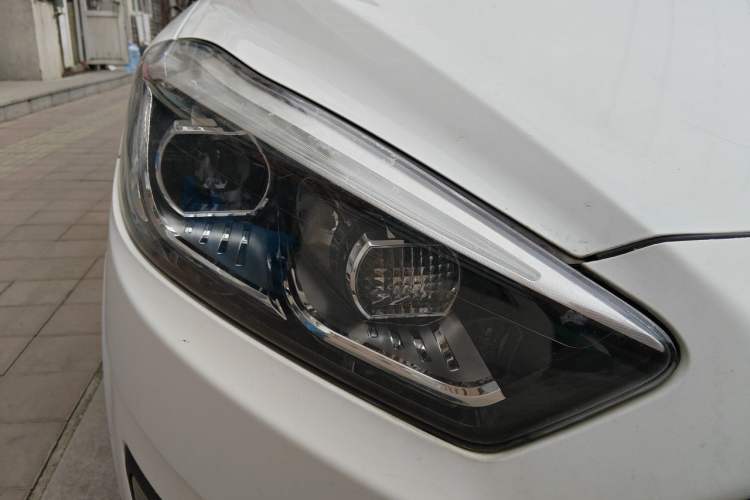 Used Lifan Auto Xuanlang 2017 1.8L Manual Comfort Model Right Front Headlight