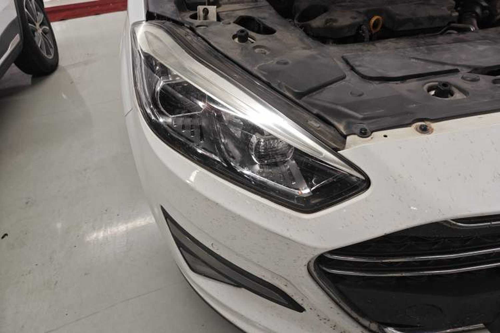 Used Lifan Auto Xuanlang 2017 1.5T Automatic Comfort Model Right Front Headlight