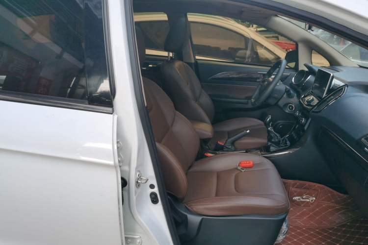 Used Lifan Auto Xuanlang 2017 1.8L Manual Elite Model Right Front Seat