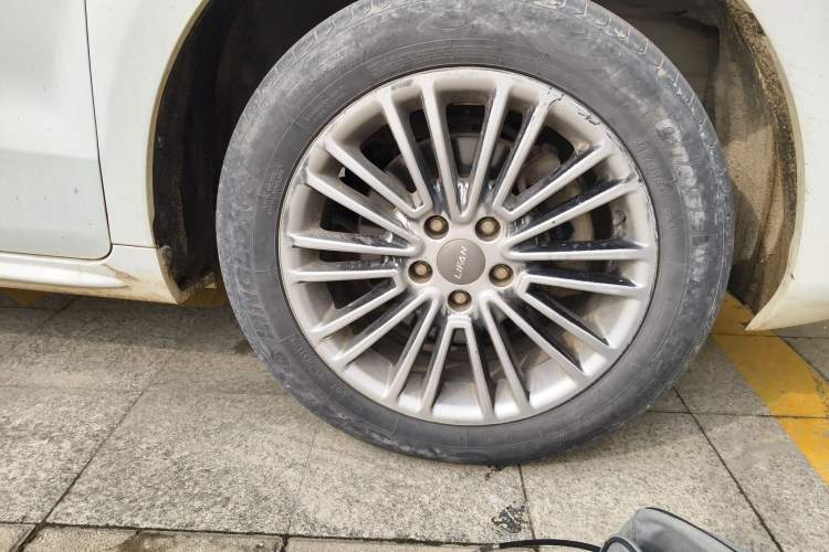 Used Lifan Auto Xuanlang 2017 1.8L Manual Comfort Model Right Front Wheel Hub