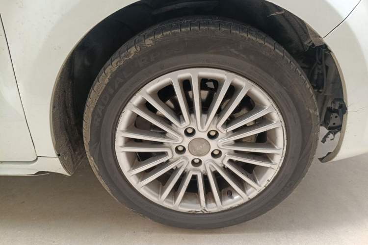 Used Lifan Auto Xuanlang 2017 1.8L Manual Comfort Model Right Front Wheel Hub