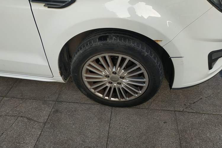 Used Lifan Auto Xuanlang 2017 1.8L Manual Comfort Model Right Front Wheel Hub