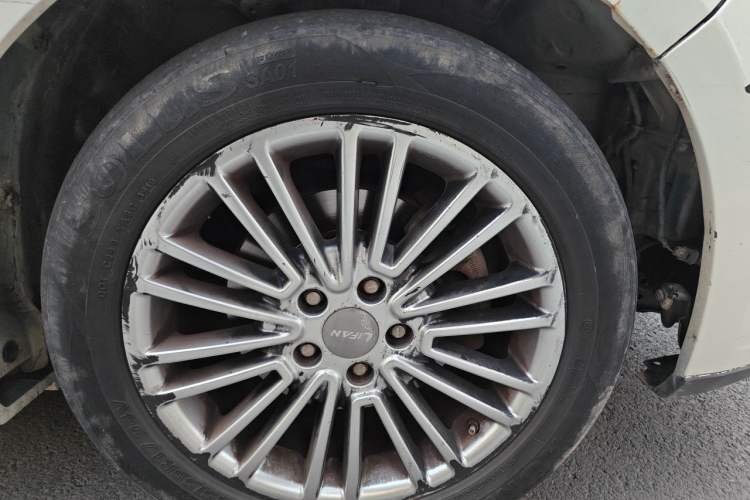 Used Lifan Auto Xuanlang 2017 2.0L Manual Comfort Version Right Front Wheel Hub