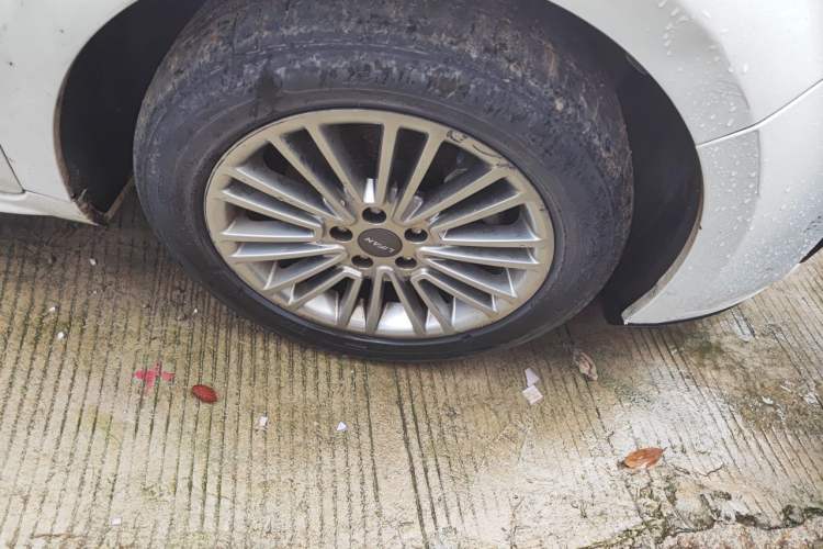 Used Lifan Auto Xuanlang 2017 2.0L CVT Comfort Edition Right Front Wheel Hub