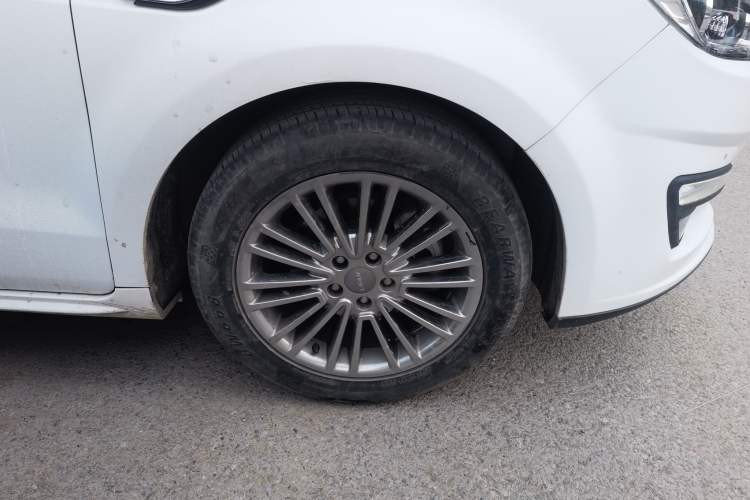 Used Lifan Auto Xuanlang 2017 2.0L CVT Comfort Edition Right Front Wheel Hub