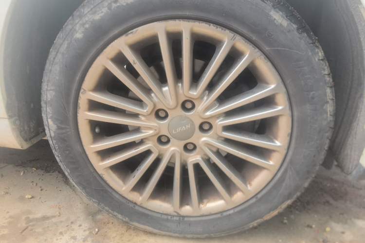 Used Lifan Auto Xuanlang 2017 2.0L Manual Comfort Version Right Front Wheel Hub