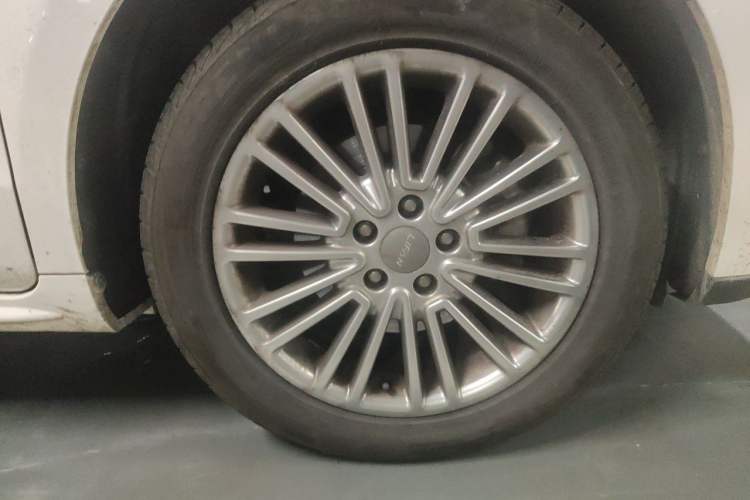 Used Lifan Auto Xuanlang 2017 1.8L Manual Elite Model Right Front Wheel Hub