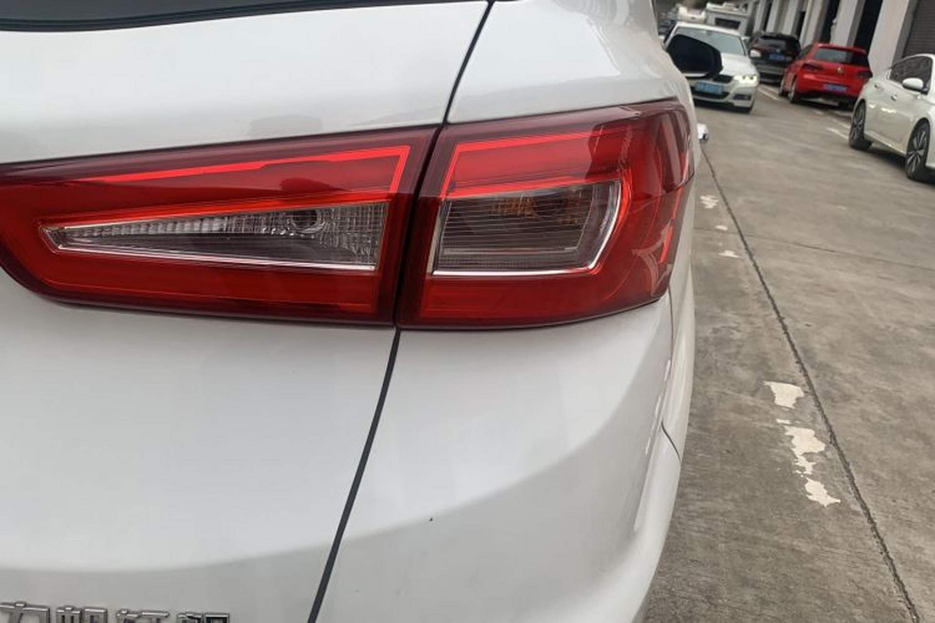 Used Lifan Auto Xuanlang 2017 1.5T Automatic Comfort Model Right Rear Taillight
