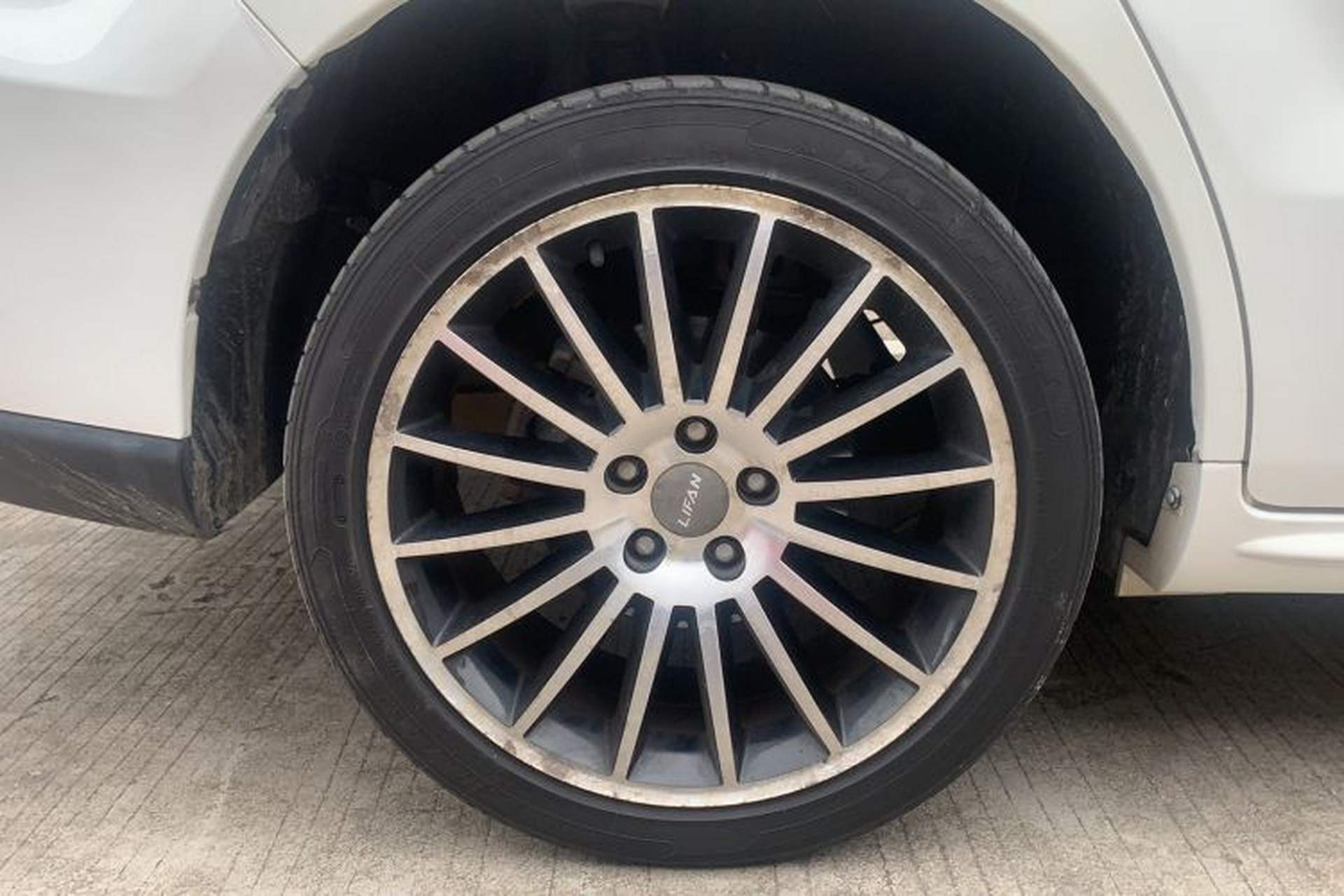 Used Lifan Auto Xuanlang 2017 1.5T Automatic Comfort Model Right Rear Wheel Hub