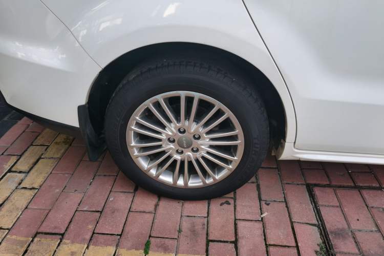 Used Lifan Auto Xuanlang 2017 1.8L Manual Elite Model Right Rear Wheel Hub