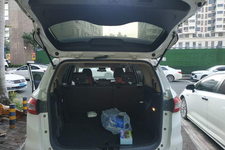 Used Lifan Auto Xuanlang 2017 2.0L CVT Comfort Edition Trunk