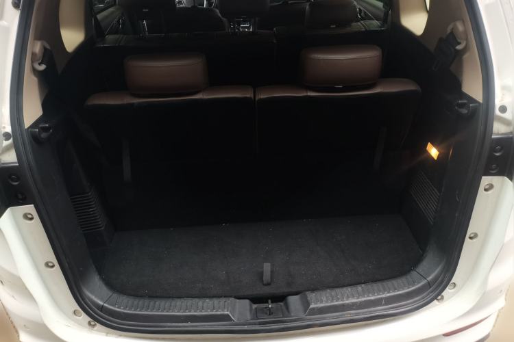 Used Lifan Auto Xuanlang 2017 1.5T Automatic Comfort Model Trunk