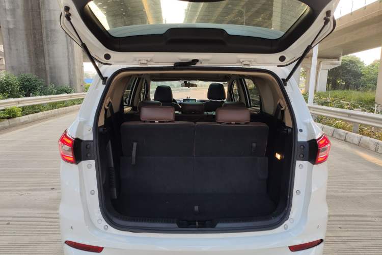Used Lifan Auto Xuanlang 2017 1.8L Manual Comfort Model Trunk