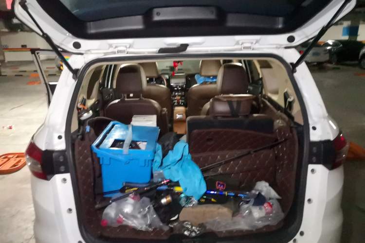 Used Lifan Auto Xuanlang 2017 2.0L CVT Comfort Edition Trunk