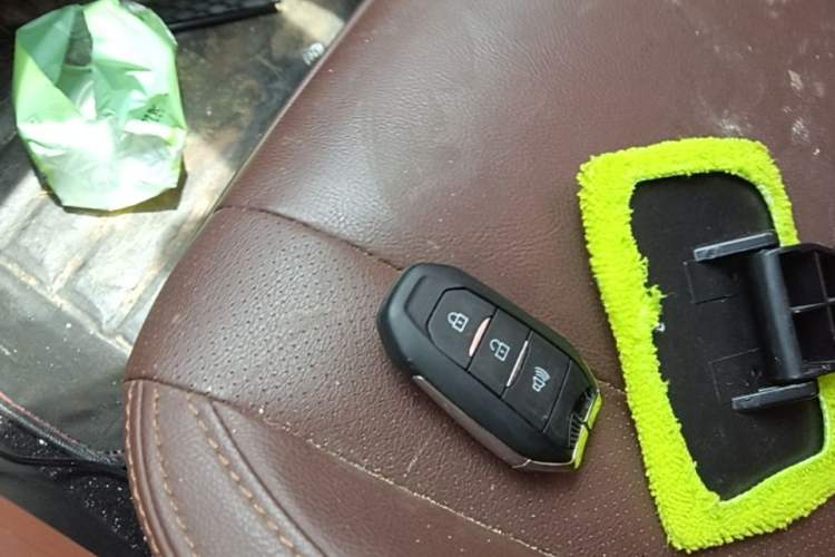 Used Lifan Auto Xuanlang 2017 2.0L CVT Luxury Model Vehicle Key
