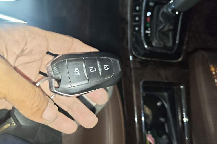 Used Lifan Auto Xuanlang 2017 1.5T Automatic Luxury Model Vehicle Key