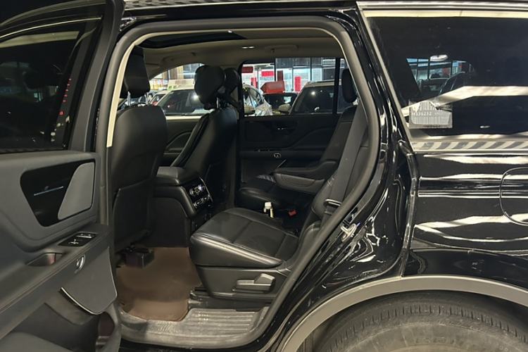 Used Lincoln Aviator 2020 3.0T V6 Four-Wheel Drive Premium Edition Interior 2
