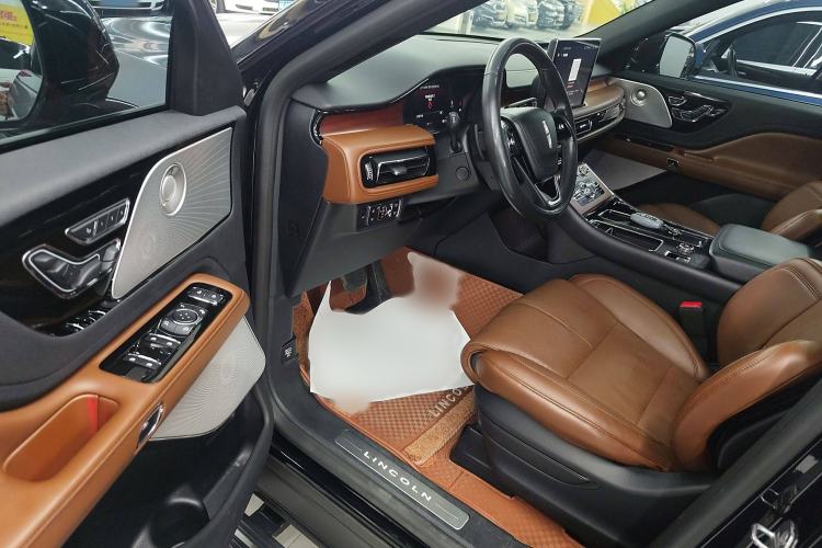 Used Lincoln Aviator 2020 3.0T V6 All-Wheel Drive Executive Version Interior 3