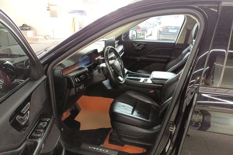Used Lincoln Aviator 2020 3.0T V6 Four-Wheel Drive Premium Edition Interior 3
