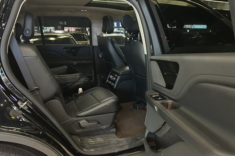 Used Lincoln Aviator 2020 3.0T V6 Four-Wheel Drive Premium Edition Interior 4