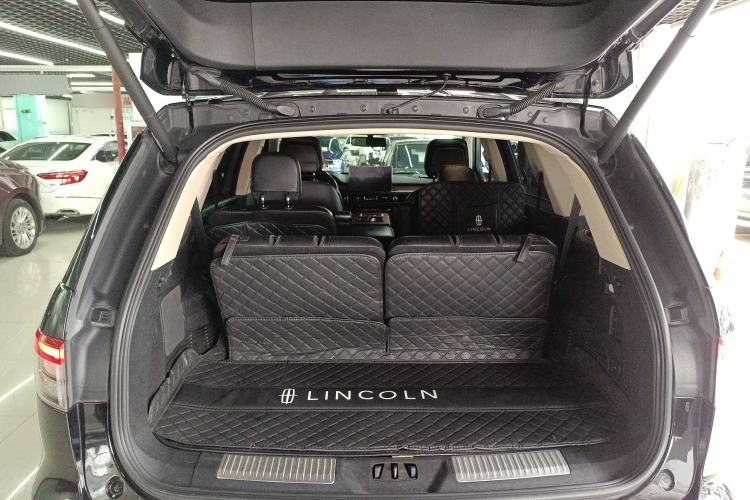 Used Lincoln Aviator 2020 3.0T V6 Four-Wheel Drive Premium Edition Trunk