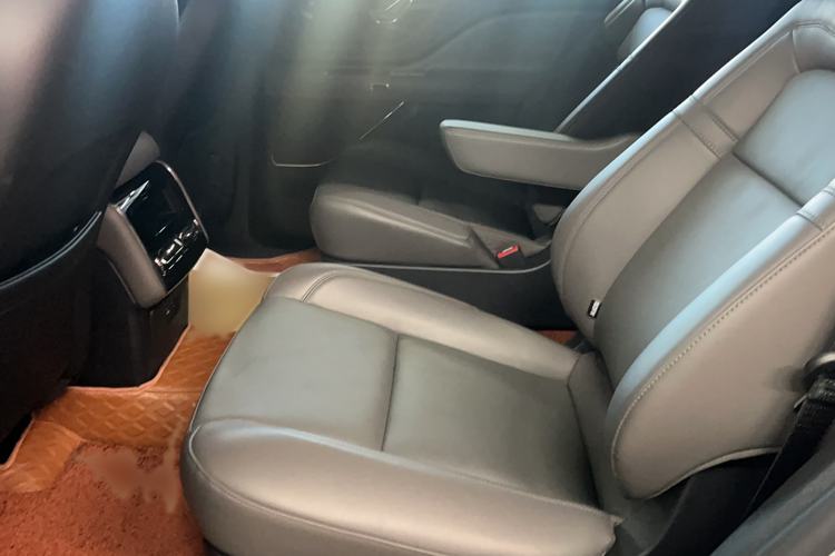 Used Lincoln Aviator 2024 3.0T V6 All-Wheel-Drive Luxury Edition Six Seats Left Rear Seat