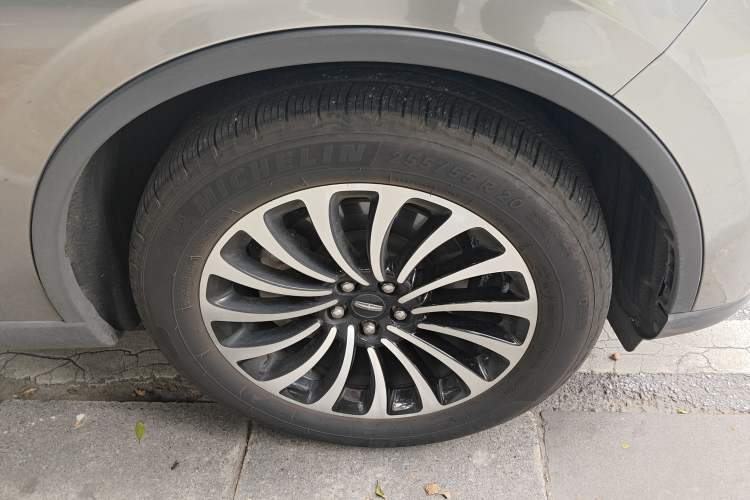 Used Lincoln Aviator 2020 3.0T V6 Four-Wheel Drive Zunya Edition Right Front Wheel Hub