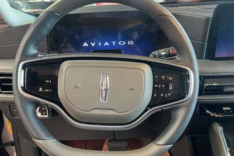 Used Lincoln Aviator 2024 3.0T V6 All-Wheel-Drive Luxury Edition Six Seats Steering Wheel