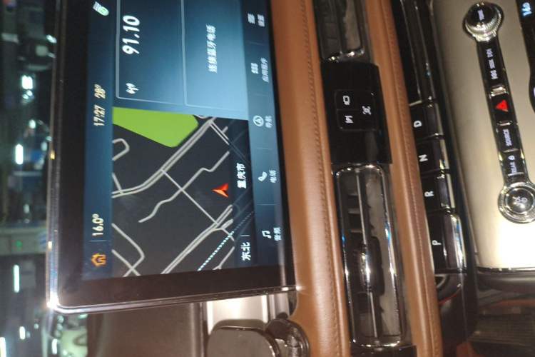 Used Lincoln Aviator 2020 3.0T V6 All-Wheel-Drive Luxury Edition Audio And AC Panel