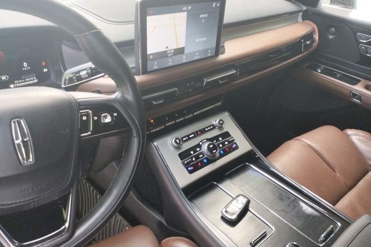 Used Lincoln Aviator 2020 3.0T V6 All-Wheel-Drive Luxury Edition Audio And AC Panel