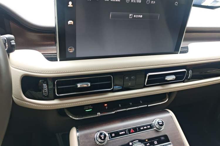 Used Lincoln Aviator 2020 3.0T V6 Four-Wheel Drive Premium Edition Audio And AC Panel