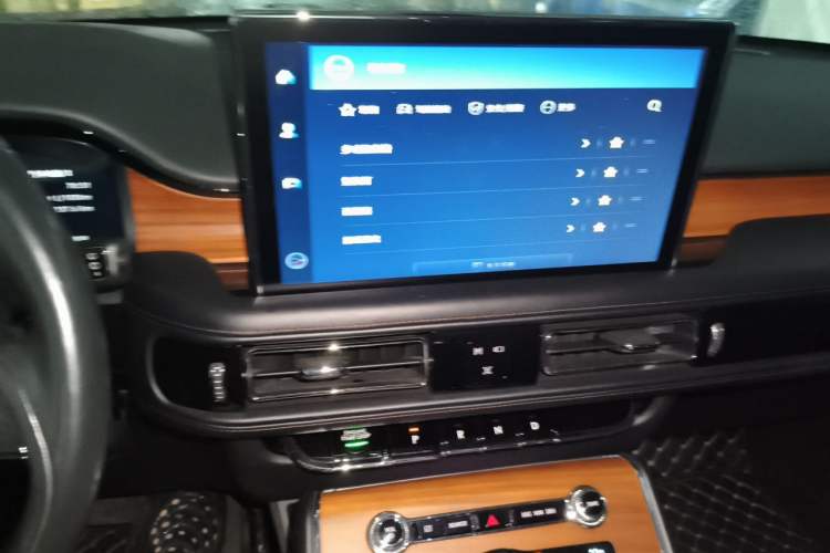 Used Lincoln Aviator 2020 3.0T V6 Four-Wheel Drive Premium Edition Audio And AC Panel
