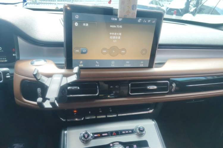 Used Lincoln Aviator 2020 3.0T V6 All-Wheel-Drive Luxury Edition Audio And AC Panel
