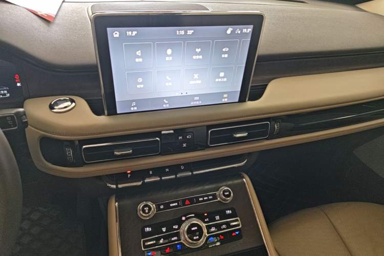 Used Lincoln Aviator 2020 3.0T V6 All-Wheel-Drive Premium Edition Audio And AC Panel