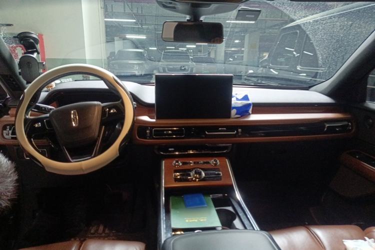 Used Lincoln Aviator 2020 3.0T V6 Four-Wheel Drive Zunya Edition Center Console