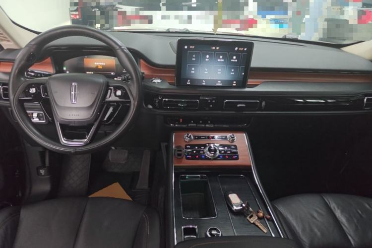 Used Lincoln Aviator 2020 3.0T V6 All-Wheel-Drive Premium Edition Center Console