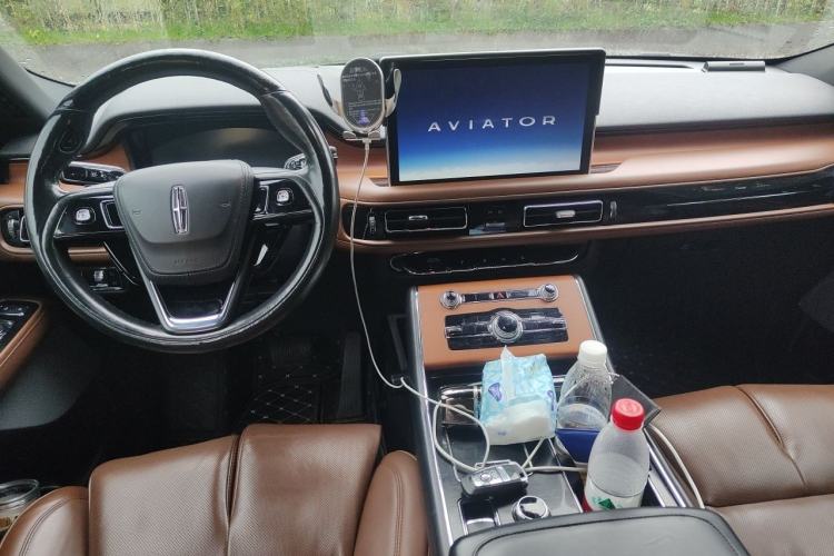 Used Lincoln Aviator 2020 3.0T V6 All-Wheel Drive Executive Version Center Console