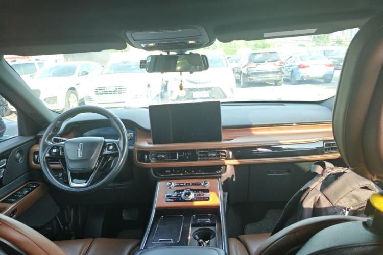 Used Lincoln Aviator 2020 3.0T V6 Four-Wheel Drive Zunya Edition Center Console