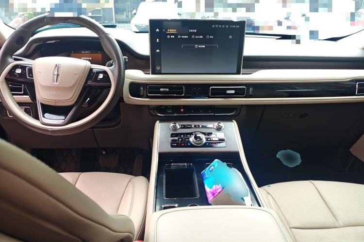 Used Lincoln Aviator 2020 3.0T V6 Four-Wheel Drive Premium Edition Center Console