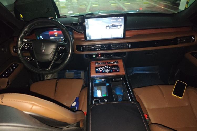 Used Lincoln Aviator 2020 3.0T V6 Four-Wheel Drive Zunya Edition Center Console