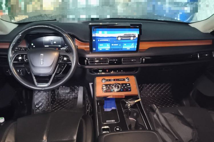 Used Lincoln Aviator 2020 3.0T V6 Four-Wheel Drive Premium Edition Center Console