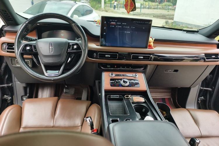 Used Lincoln Aviator 2020 3.0T V6 All-Wheel Drive Executive Version Center Console